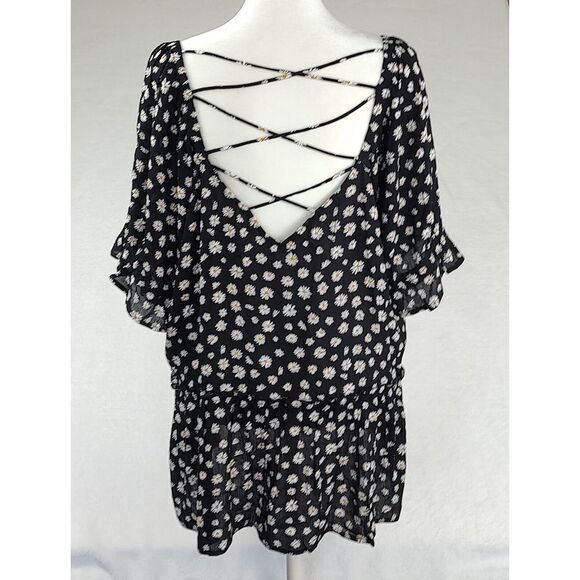 Maurices Daisy Floral Top Size XL - Picture 2 of 10